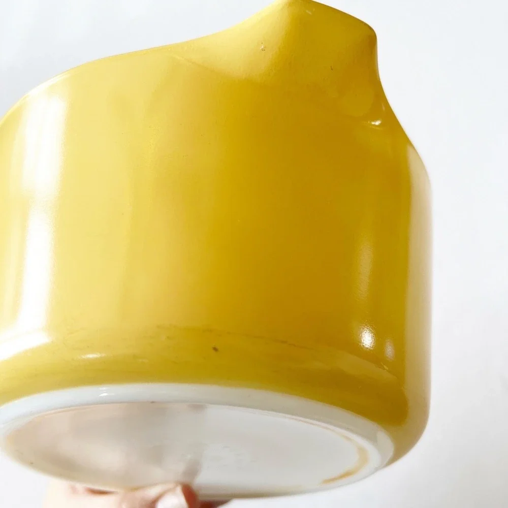 Pyrex this vintage